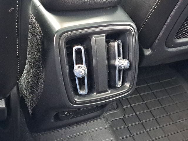 2023 Volvo XC40 Ultimate